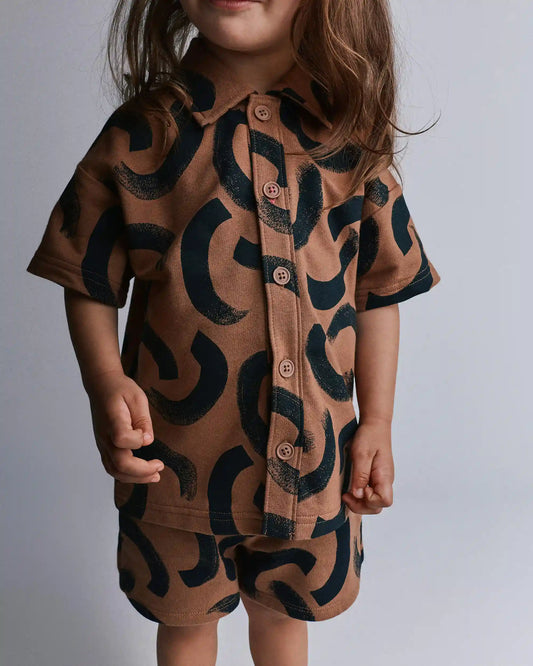 Toddler Boy Button-Down Short-Sleeve Shirt in Abstract Print - Brown